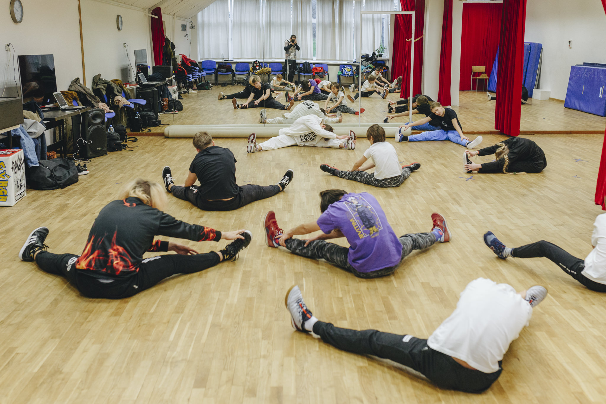 Trening breakdance rozciąganie